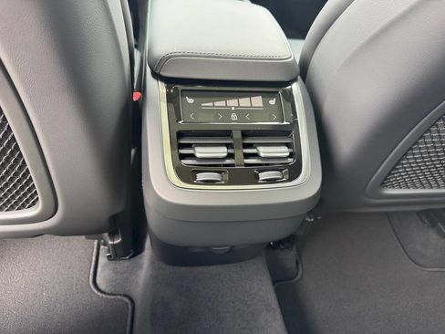 Certified 2025 Volvo XC60 B5 Ultra AWD/4WD image 10