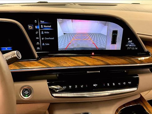 Used 2024 Cadillac Escalade ESV Sport Platinum AWD/4WD image 31