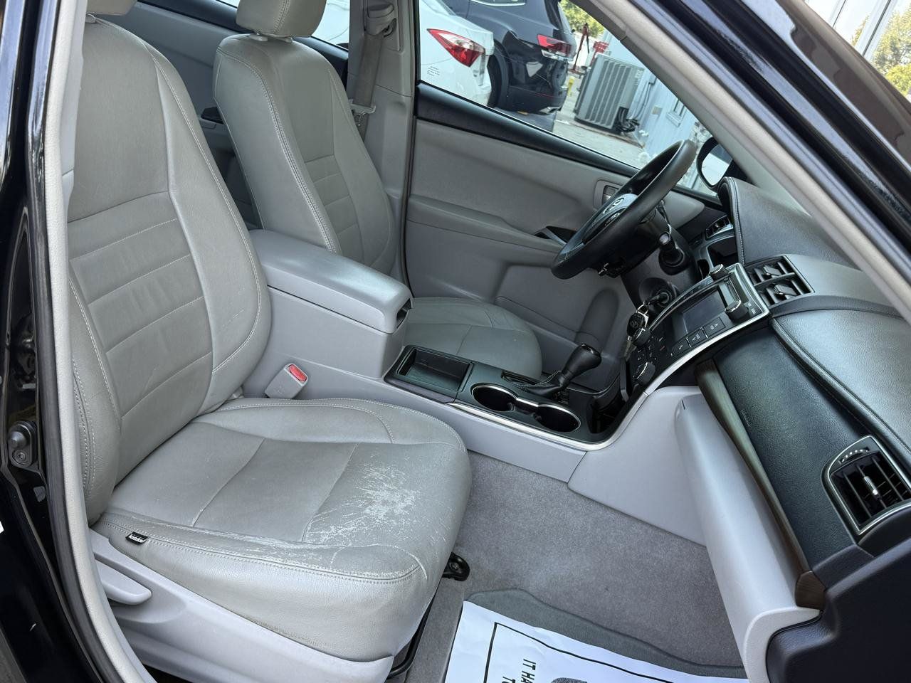 Used 2017 Toyota Camry LE FWD image 15