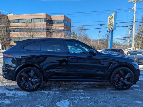 Used 2023 Jaguar F-PACE SVR image 6