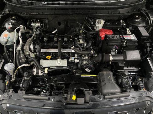 Used 2023 Nissan Kicks SR w/ SR Premium Package image 10