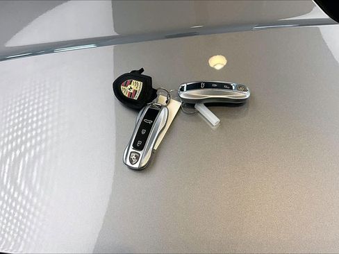 Used 2021 Porsche 911 Carrera image 14