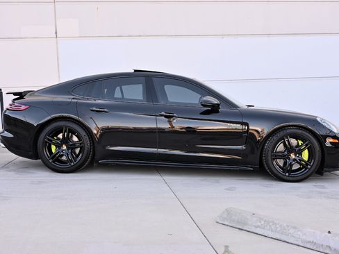 Used 2018 Porsche Panamera 4 AWD/4WD image 8