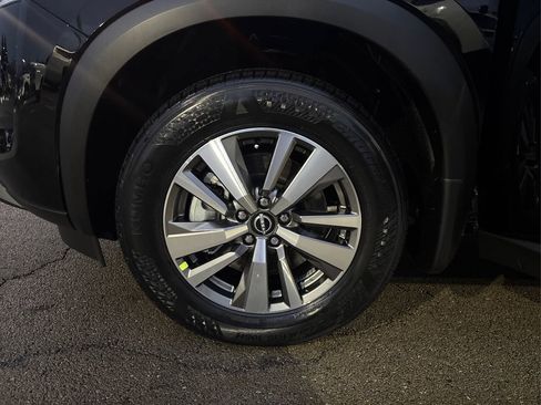 New 2025 Nissan Pathfinder SL image 11