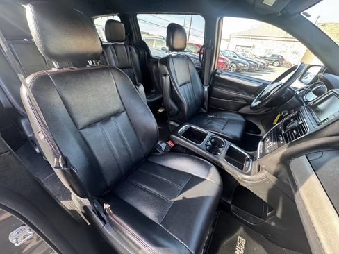 Used 2017 Dodge Grand Caravan GT image 38