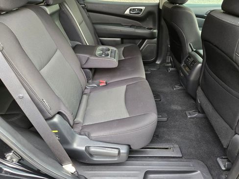 Used 2020 Nissan Pathfinder S AWD/4WD image 18