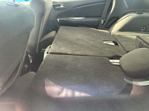Used 2020 Dodge Journey SE w/ Blacktop Package FWD image 32
