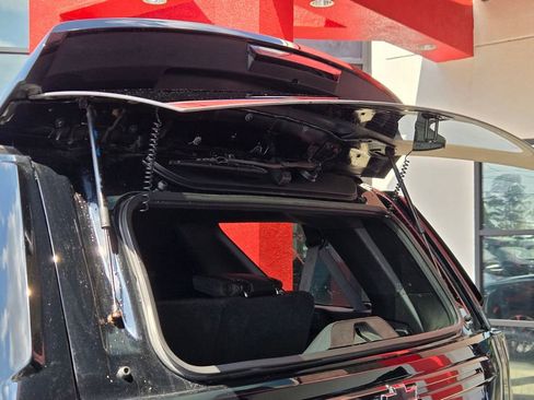 Used 2021 Chevrolet Tahoe RST w/ Luxury Package image 10