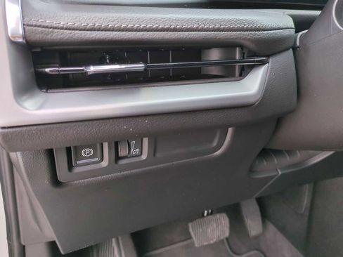 Used 2025 Cadillac XT4 Premium Luxury image 35