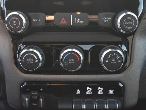 New 2026 RAM 1500 Express AWD/4WD image 23