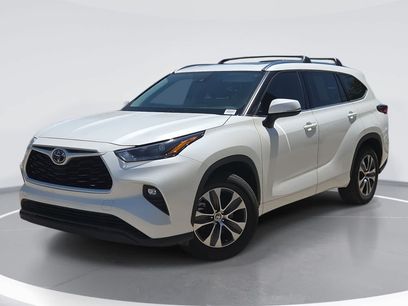 Used 2021 Toyota Highlander XLE