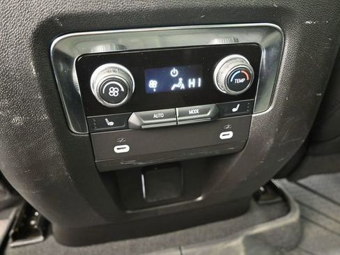 Used 2024 Chevrolet Suburban LT w/ LT Signature Package image 28