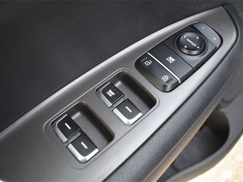 Used 2019 Kia Optima LX w/ LX Premium Package image 18