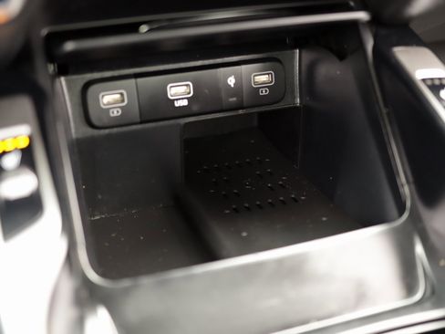 Used 2023 Kia Sorento S w/ Panoramic Sunroof Package image 17