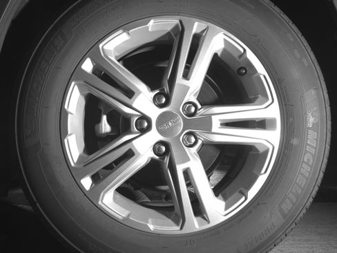 Used 2024 GMC Terrain SLE FWD image 19