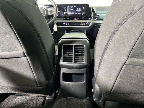 Used 2023 Kia Sportage LX image 34