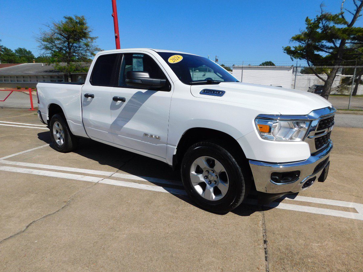 Used 2024 RAM 1500 Big Horn AWD/4WD image 1
