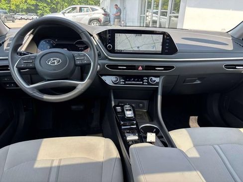Certified 2023 Hyundai Sonata SEL w/ Convenience Package FWD image 12