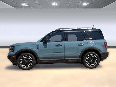 Used 2022 Ford Bronco Sport Outer Banks w/ Tech Package AWD/4WD image 2