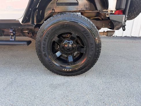 Used 2014 Jeep Wrangler Unlimited Rubicon w/ Connectivity Group AWD/4WD image 28