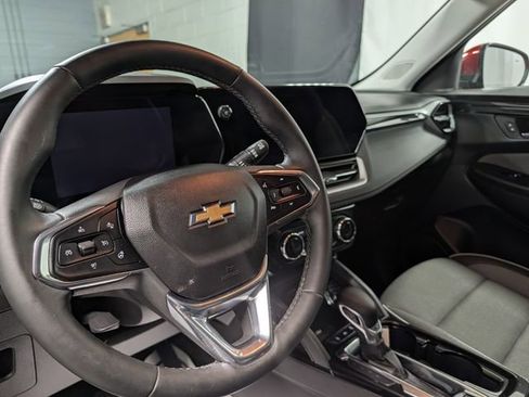 Used 2024 Chevrolet TrailBlazer LT w/ Convenience Package FWD image 17