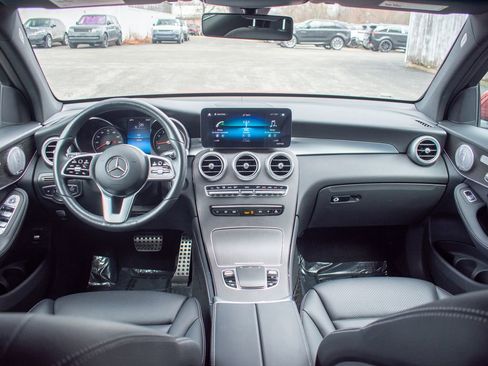 Used 2020 Mercedes-Benz GLC 300 4MATIC image 18