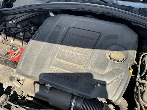 Used 2019 Land Rover Range Rover Velar S image 32