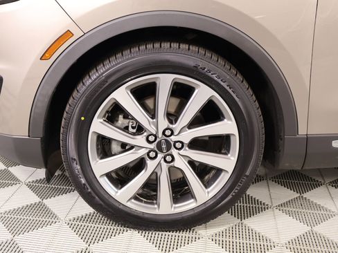 Used 2019 Lincoln Nautilus Select FWD image 17