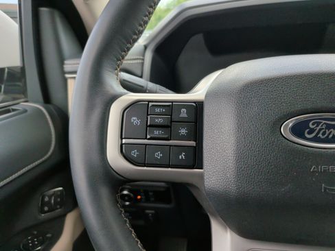 Used 2024 Ford Expedition Limited RWD image 20