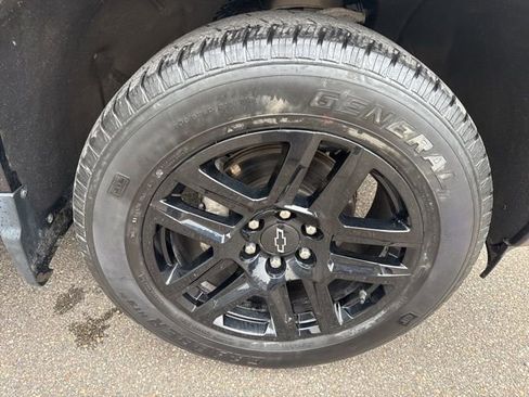 Used 2022 Chevrolet Silverado 1500 Custom image 14