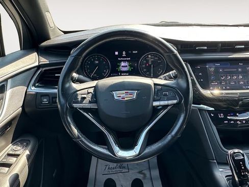 Used 2020 Cadillac XT6 Premium Luxury FWD image 12