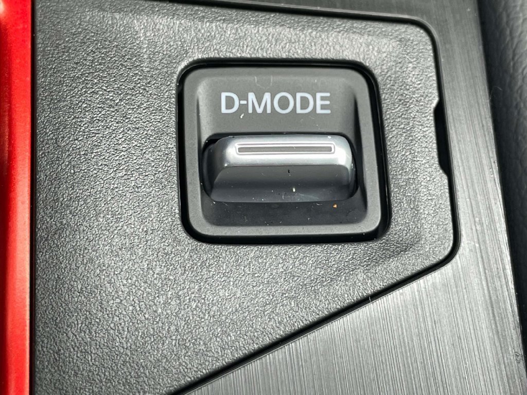 Used 2025 Nissan Kicks SR AWD/4WD image 30