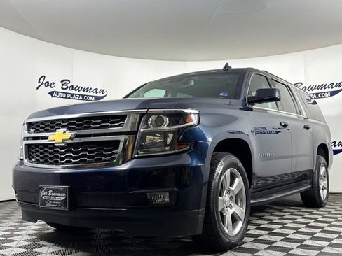 Used 2018 Chevrolet Suburban LT image 2