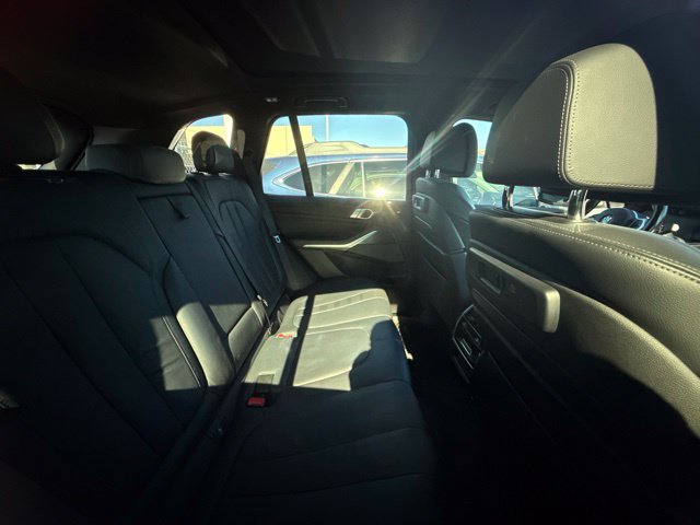 Used 2020 BMW X5 M50i AWD/4WD image 5