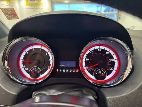 Used 2020 Dodge Grand Caravan SXT FWD image 24