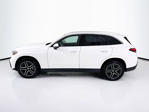 Used 2025 Mercedes-Benz GLC 300 image 5