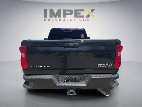 Used 2023 Chevrolet Silverado 3500 High Country AWD/4WD image 3
