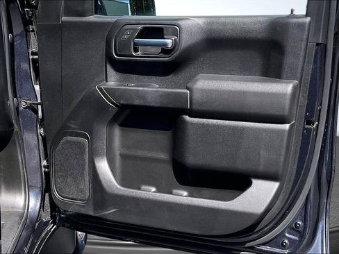 Used 2023 Chevrolet Silverado 1500 Custom AWD/4WD image 23