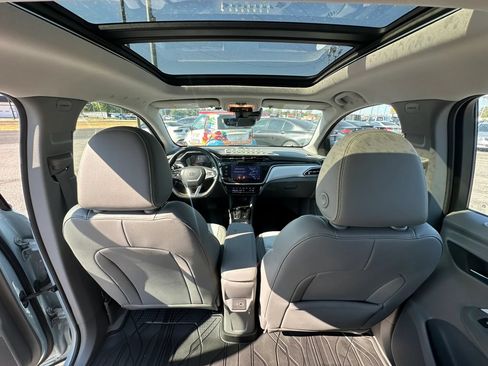 Used 2022 Chevrolet Bolt EUV Premier w/ Sun & Sound Package FWD image 15