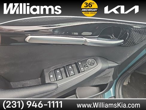 Used 2025 Kia Seltos EX w/ EX Sunroof Package image 11