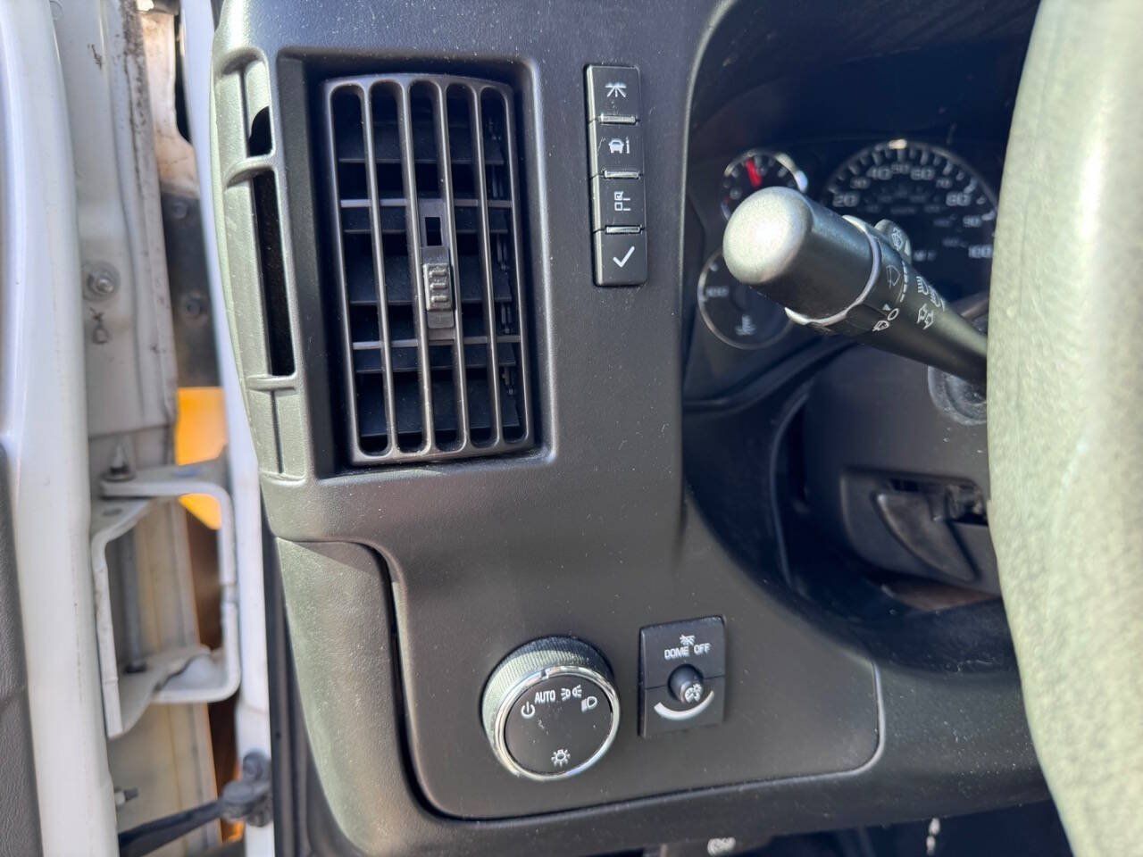 Used 2019 Chevrolet Express 2500 w/ Driver Convenience Package RWD image 14