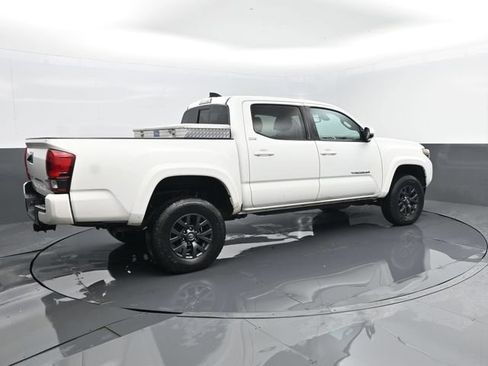 Used 2022 Toyota Tacoma SR5 w/ Technology Package AWD/4WD image 19