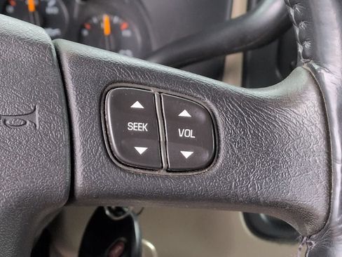 Used 2007 Chevrolet Silverado 2500 LT w/ Onstar Plus Package AWD/4WD image 24