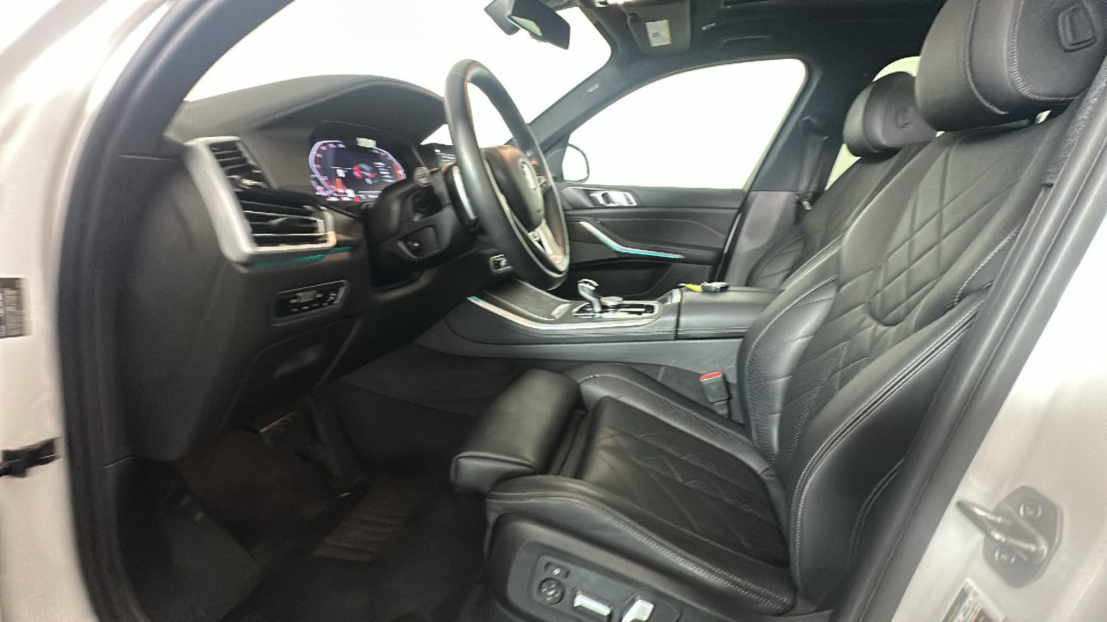 Used 2023 BMW X5 xDrive40i AWD/4WD image 13