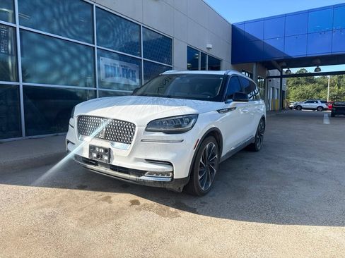 Used 2020 Lincoln Aviator Reserve w/ Equipment Group 201A RWD image 4