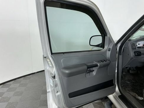 Used 2004 Ford Explorer Sport Trac XLT AWD/4WD image 10