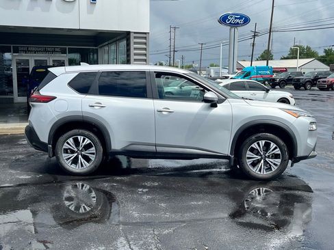 Used 2023 Nissan Rogue SV AWD/4WD image 5