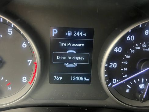 Used 2019 Hyundai Elantra GT FWD image 17