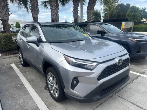 Used 2023 Toyota RAV4 XLE Premium FWD image 4