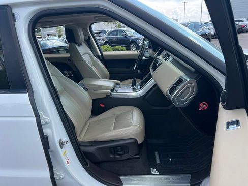 Used 2018 Land Rover Range Rover Sport HSE AWD/4WD image 40